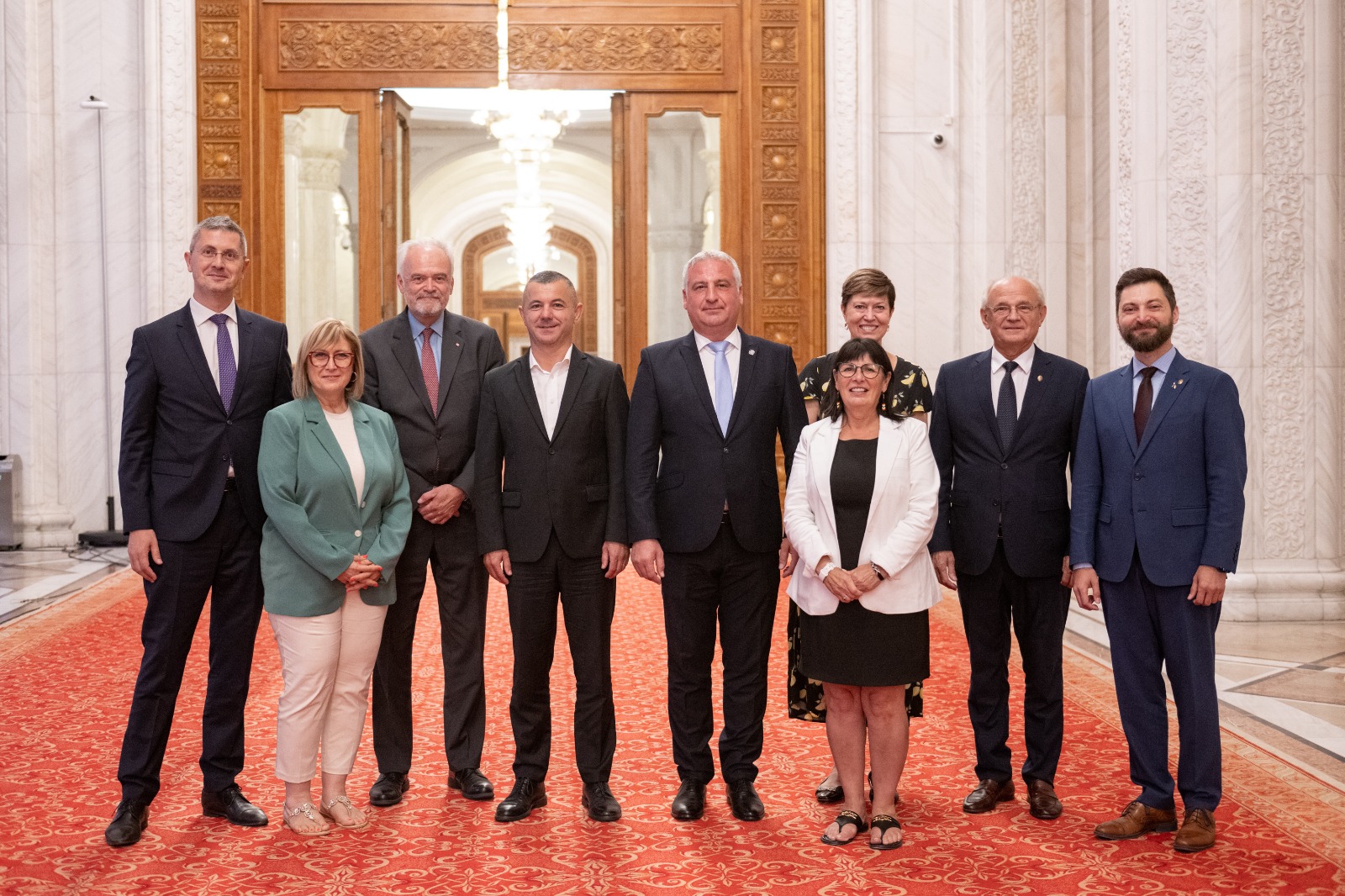 Întrevederea Grupului parlamentar de prietenie cu Canada, condus de senatorul Ion-Narcis Mircescu, președintele Grupului, cu o delegația parlamentară canadiană 